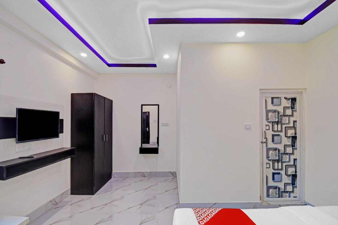 Oyo 86602 Dream Palace Kolkata